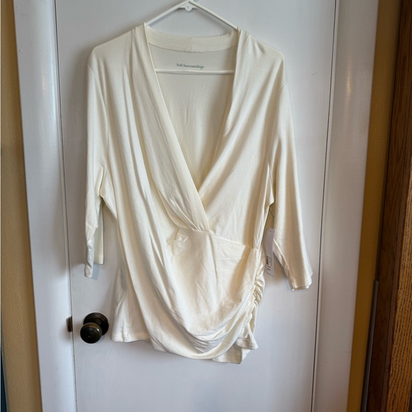 Soft Surroundings Cream Top - Picture 1 of 6
